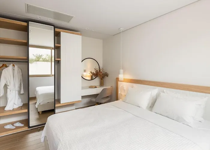 Villa Luria Homes *