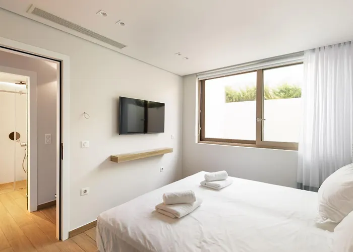 Luria Homes * Lagomandra