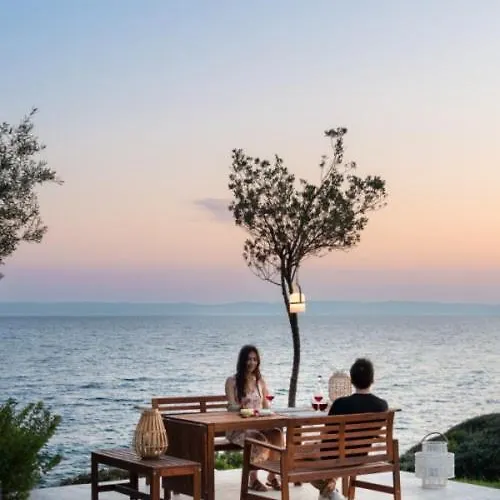 Villa Luria Homes *
