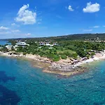 Villa Luria Homes *