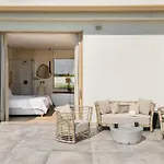 Luria Homes 빌라