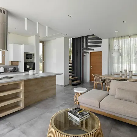 Luria Homes * Lagomandra