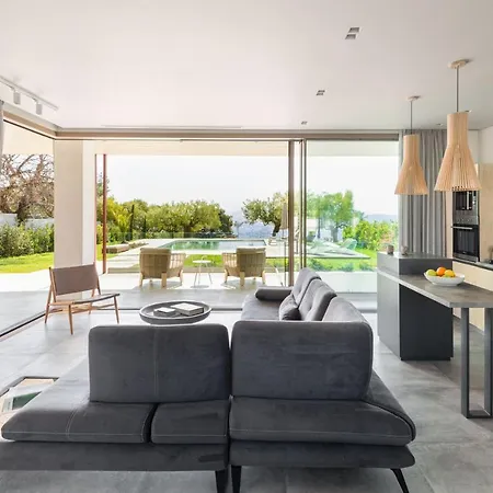 Luria Homes * Lagomandra