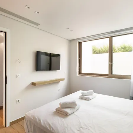 Luria Homes * Lagomandra