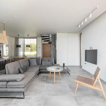 Villa Luria Homes Lagomandra