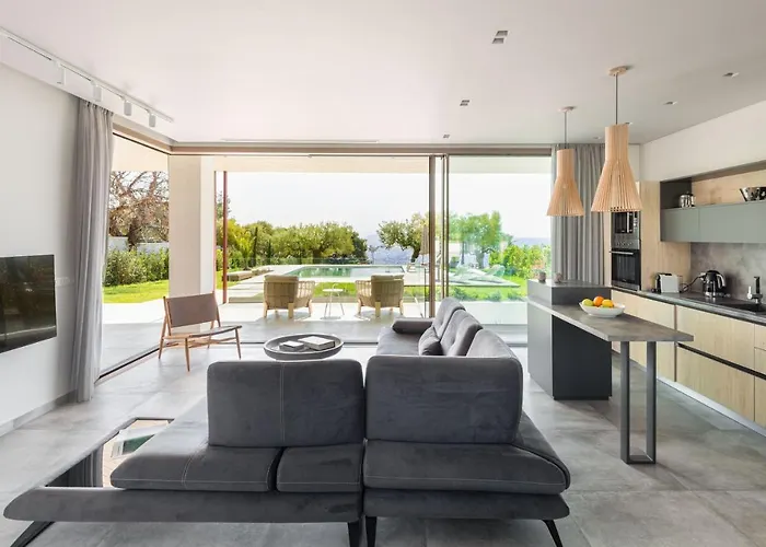 Luria Homes * Lagomandra