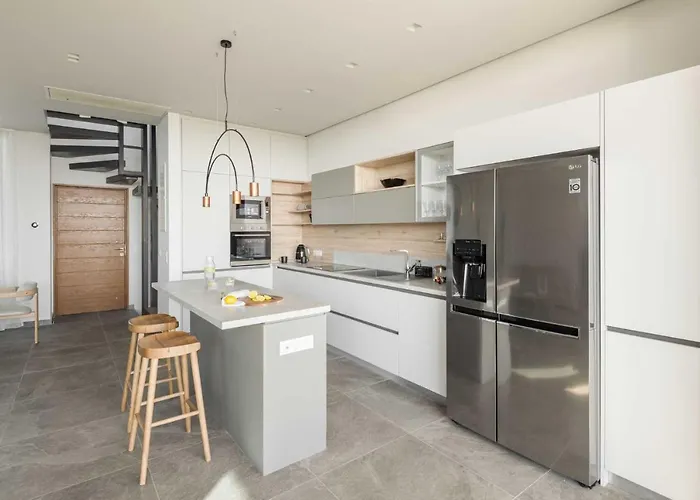 Villa Luria Homes *