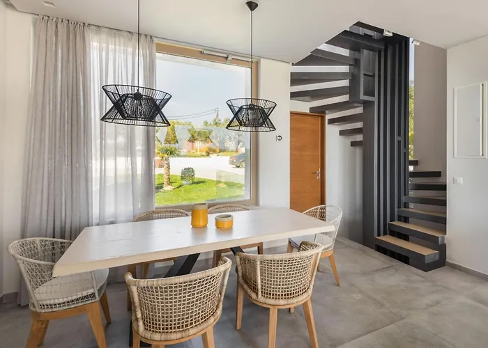 Villa Luria Homes
