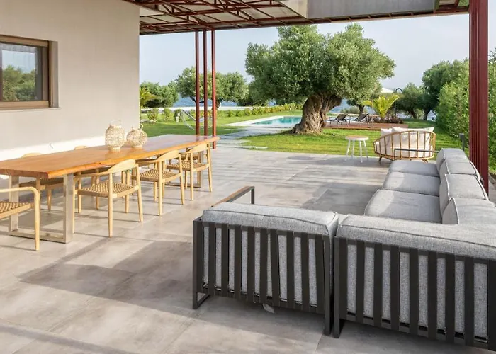 Luria Homes * Lagomandra
