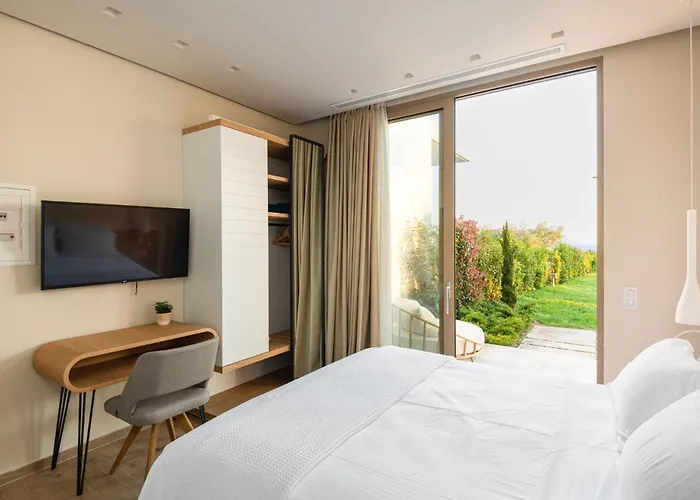 Luria Homes * Lagomandra