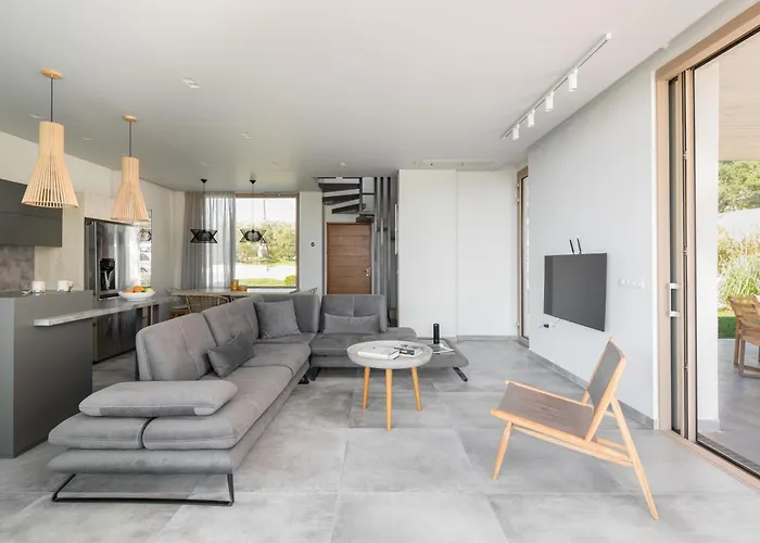 Villa Luria Homes Lagomandra